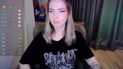 Snapshot of shyfoxxxy chatting on 20, 10, 2025 Effie online show from 20, 10, 2025