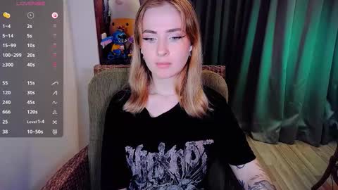 Snapshot of shyfoxxxy chatting on 21, 11, 2025 Effie online show from 21, 11, 2025