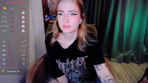 Snapshot of shyfoxxxy chatting on 24, 11, 2025 Effie online show from 24, 11, 2025