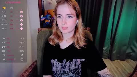 Snapshot of shyfoxxxy chatting on 25, 11, 2025 Effie online show from 25, 11, 2025