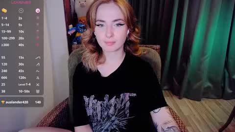 Snapshot of shyfoxxxy chatting on 2, 12, 2025 Effie online show from 2, 12, 2025