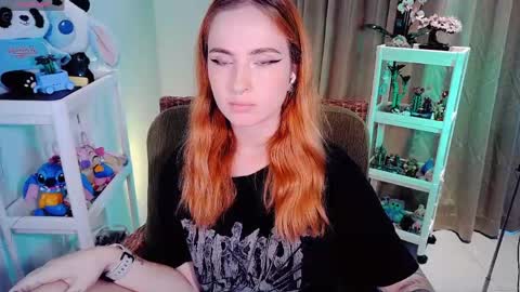 Snapshot of shyfoxxxy chatting on 25, 5, 2026 Effie online show from 25, 5, 2026