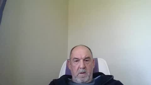 Snapshot of shyguytm chatting on 12, 9, 2025 shyguytm online show from 12, 9, 2025