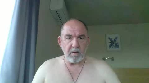 Snapshot of shyguytm chatting on 6, 1, 2026 shyguytm online show from 6, 1, 2026