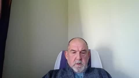 Snapshot of shyguytm chatting on 1, 4, 2026 shyguytm online show from 1, 4, 2026