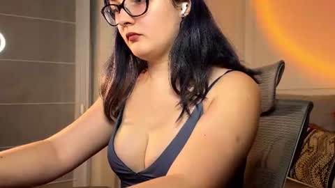 Snapshot of shylittlemouth chatting on 12, 6, 2026 Vanessa online show from 12, 6, 2026