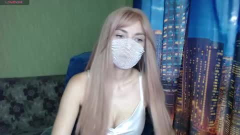 Snapshot of shynesssophie chatting on 4, 7, 2026 Sophie 3 online show from 4, 7, 2026