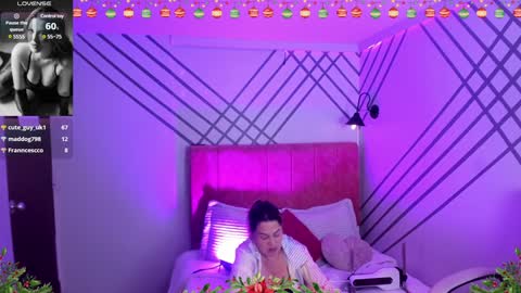 Snapshot of siamilf chatting on 15, 12, 2024 Mia online show from 15, 12, 2024