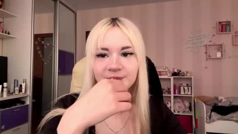 Snapshot of sibylbernhard chatting on 2, 3, 2026 Viki online show from 2, 3, 2026