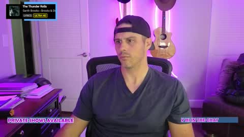 Snapshot of sidesnack chatting on 23, 10, 2025 SideSnack online show from 23, 10, 2025