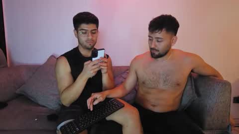 Snapshot of siegfriedll chatting on 31, 10, 2025 gily y pablo online show from 31, 10, 2025