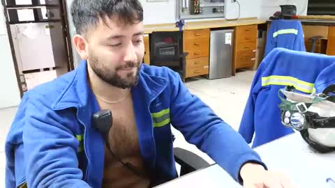 Snapshot of siegfriedll chatting on 8, 11, 2025 gily y pablo online show from 8, 11, 2025