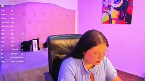 SIENNA  online show from 4, 3, 2026