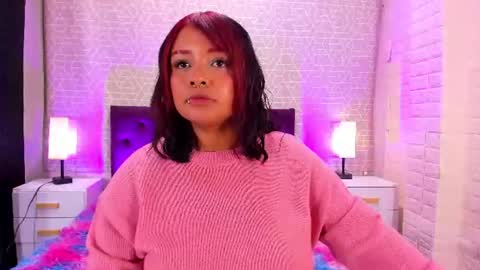 Snapshot of sienna_lux01 chatting on 8, 7, 2026 sienna_lux01 online show from 8, 7, 2026