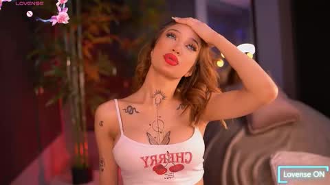 Snapshot of siennajayden chatting on 4, 11, 2025 Sienna online show from 4, 11, 2025