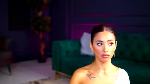 Sienna online show from 20, 9, 2025