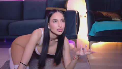 Sienna online show from 5, 3, 2026