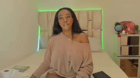 Snapshot of sierra_violet chatting on 22, 12, 2024 sierra_violet online show from 22, 12, 2024
