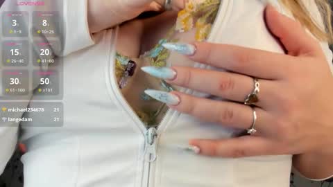 Chloe online show from 28, 10, 2025