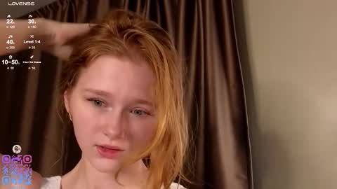 Snapshot of silkencrave chatting on 18, 11, 2025 Call me Mia online show from 18, 11, 2025