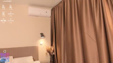 Snapshot of silkencrave chatting on 23, 11, 2025 Call me Mia online show from 23, 11, 2025