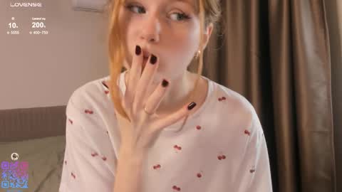 Snapshot of silkencrave chatting on 16, 12, 2025 Call me Mia online show from 16, 12, 2025