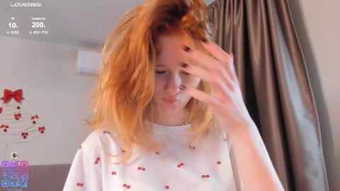 Snapshot of silkencrave chatting on 23, 12, 2025 Call me Mia online show from 23, 12, 2025