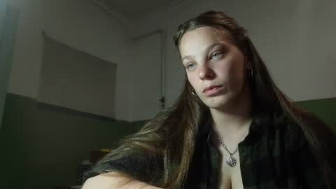 Snapshot of silkqueen_88 chatting on 19, 7, 2026 Angelica online show from 19, 7, 2026