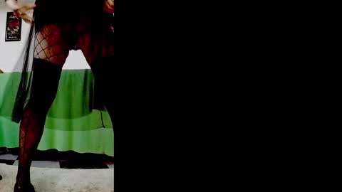 Silky Long Legs online show from 20, 11, 2025