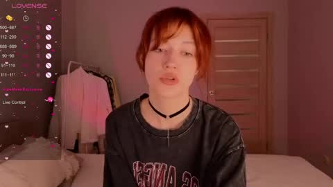 Snapshot of silly___woman chatting on 10, 5, 2026 silly___woman online show from 10, 5, 2026