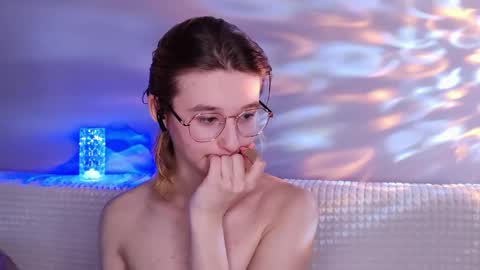 Snapshot of silvadevil chatting on 19, 3, 2026 Kate online show from 19, 3, 2026