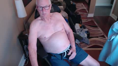 Snapshot of silverfoxmps chatting on 6, 10, 2025 silverfox online show from 6, 10, 2025