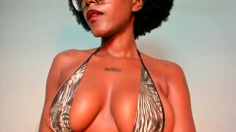 Snapshot of silverosequeen chatting on 25, 6, 2026 silverosequeen online show from 25, 6, 2026