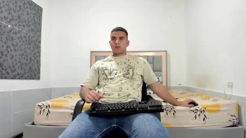 SIMON KELER online show from 1, 2, 2026