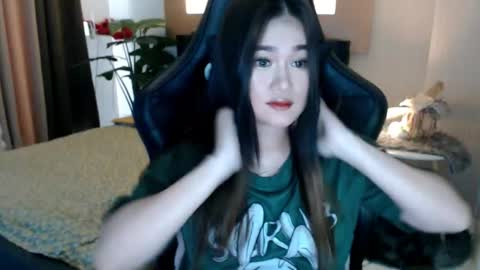 Adrianna Fowler online show from 4, 12, 2025