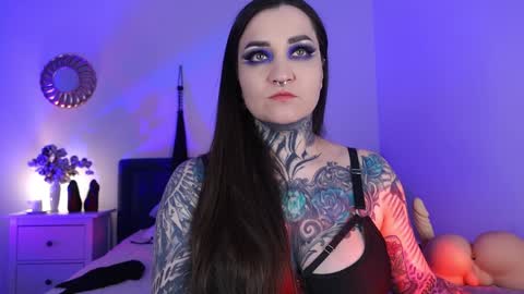 Snapshot of sindeleros chatting on 4, 2, 2025 Ms. Sindel online show from 4, 2, 2025