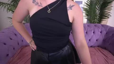 Snapshot of sinfulkittenn chatting on 12, 7, 2026 Kira online show from 12, 7, 2026