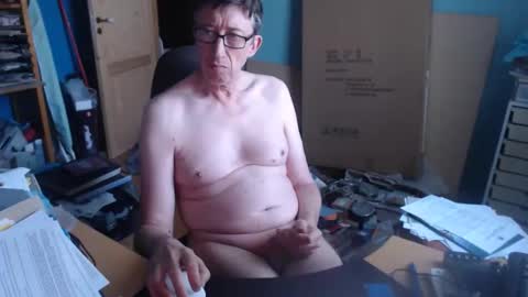 Snapshot of singlebart01 chatting on 26, 4, 2026 singlebart01 online show from 26, 4, 2026