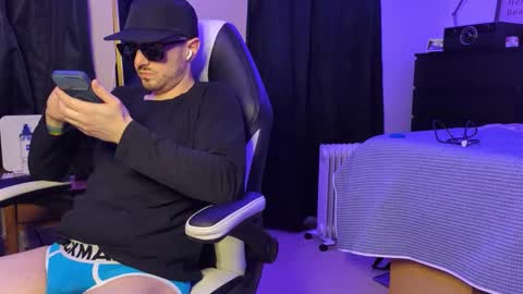 Snapshot of sirdaddymcqween chatting on 23, 2, 2026 Sir Daddy McQween online show from 23, 2, 2026