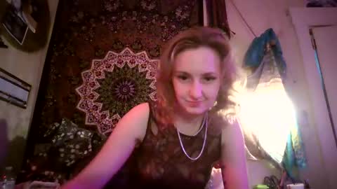 Snapshot of siren_sweetheart chatting on 27, 5, 2026 Venus online show from 27, 5, 2026