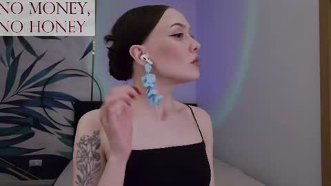 Snapshot of sirenaswhisper chatting on 10, 6, 2026 Goddess Sirena online show from 10, 6, 2026