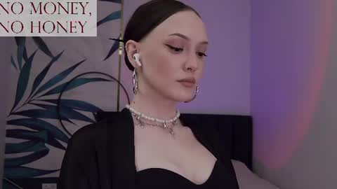 Snapshot of sirenaswhisper chatting on 17, 6, 2026 Goddess Sirena online show from 17, 6, 2026