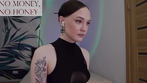 Snapshot of sirenaswhisper chatting on 21, 7, 2026 Goddess Sirena online show from 21, 7, 2026