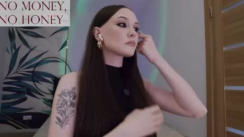 Snapshot of sirenaswhisper chatting on 31, 7, 2026 Goddess Sirena online show from 31, 7, 2026
