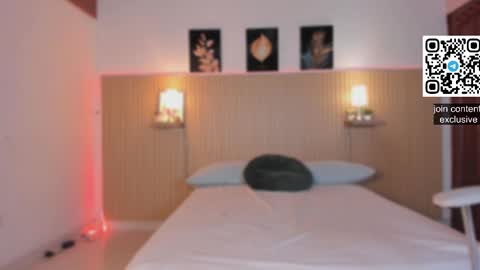 Snapshot of sirenita_xoxo chatting on 12, 9, 2025 Sirenita online show from 12, 9, 2025