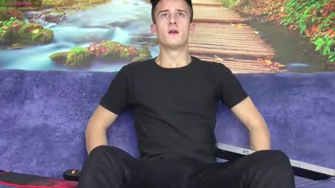 Snapshot of sirredy chatting on 27, 10, 2025 Edy online show from 27, 10, 2025