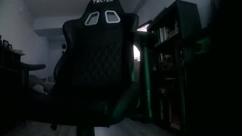 Snapshot of sirwally19er chatting on 14, 12, 2025 sirwally19er online show from 14, 12, 2025