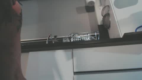 RESPONDS WELL TO ... online show from 21, 10, 2025