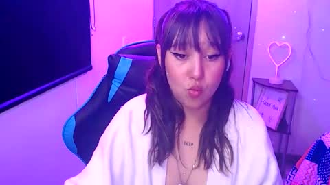Snapshot of skarlet_adams chatting on 7, 5, 2026 Alice online show from 7, 5, 2026