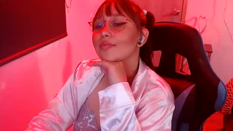 Snapshot of skarlet_adams chatting on 26, 5, 2026 Alice online show from 26, 5, 2026